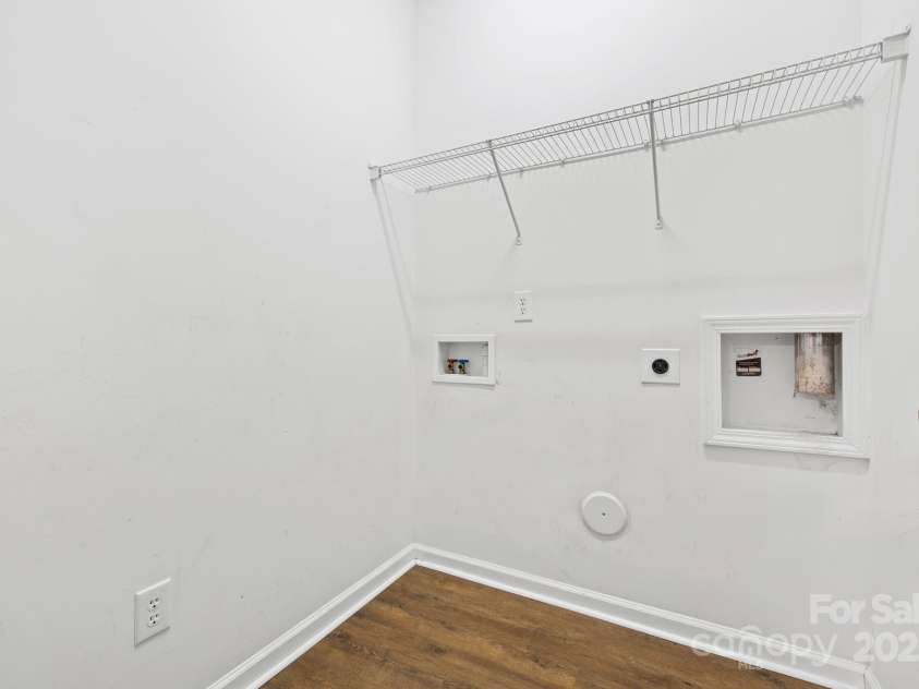 5959 Pale Moss Lane, Charlotte, NC 28269.  MLS# CAR4234404, YatesRealty ID 16596. 