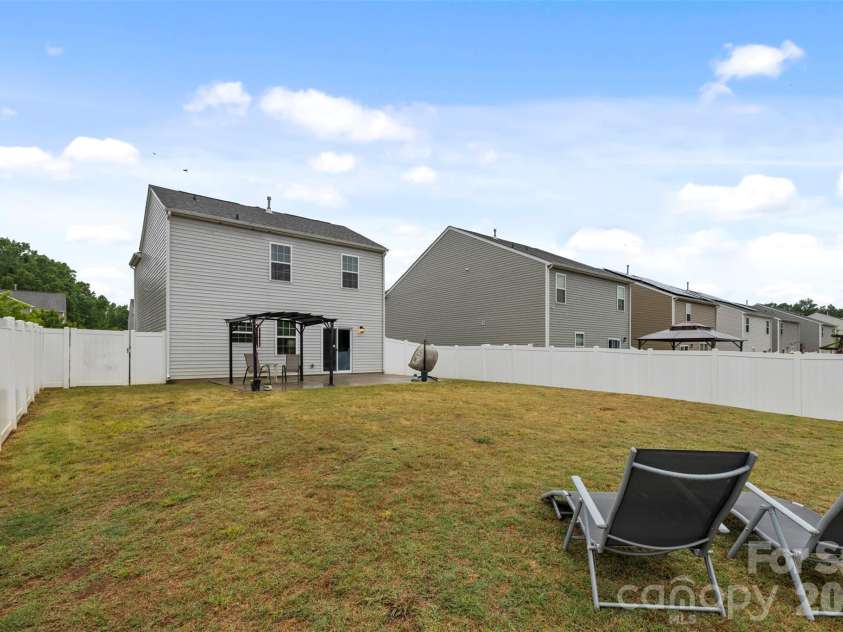 225 Final Stretch Lane, Clover, SC 29710.  MLS# CAR4375867, YatesRealty ID 16597. 