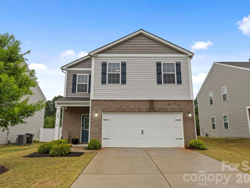 225 Final Stretch Lane, Clover, SC 29710.  MLS# CAR4375867, YatesRealty ID 16597. 