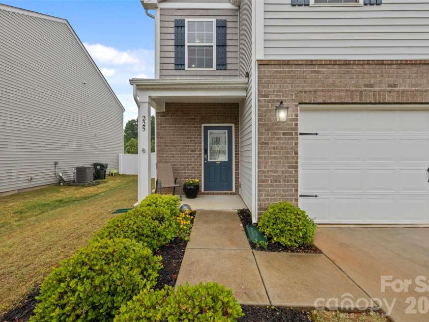 225 Final Stretch Lane, Clover, SC 29710.  MLS# CAR4375867, YatesRealty ID 16597. 