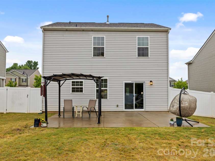 225 Final Stretch Lane, Clover, SC 29710.  MLS# CAR4375867, YatesRealty ID 16597. 