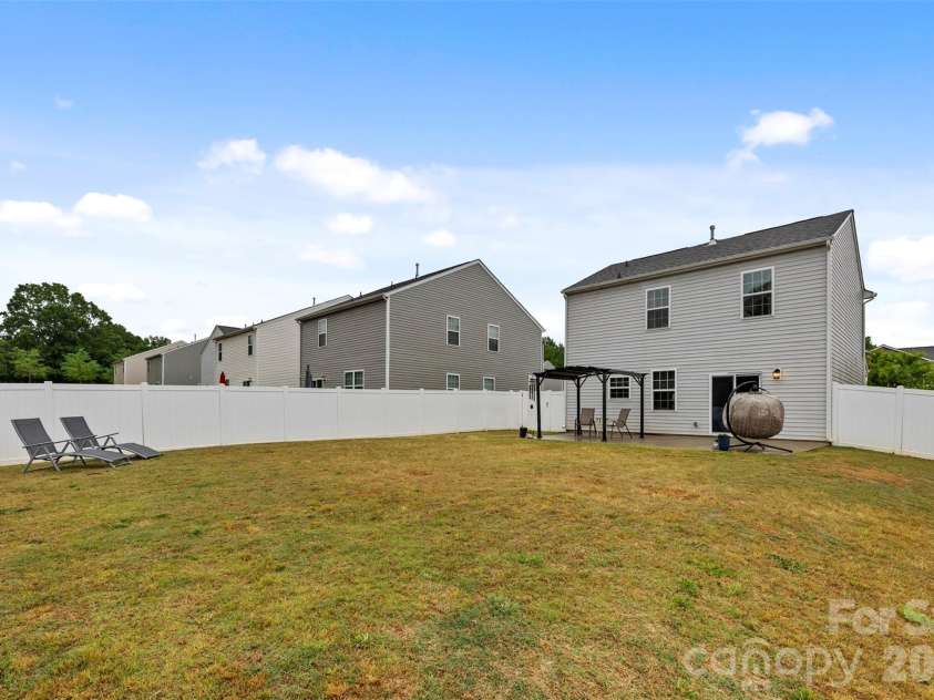 225 Final Stretch Lane, Clover, SC 29710.  MLS# CAR4375867, YatesRealty ID 16597. 