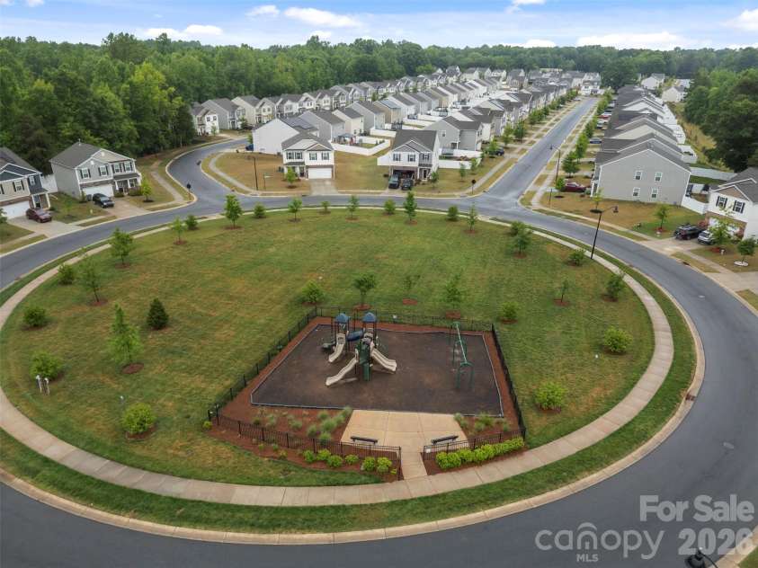 225 Final Stretch Lane, Clover, SC 29710.  MLS# CAR4375867, YatesRealty ID 16597. 
