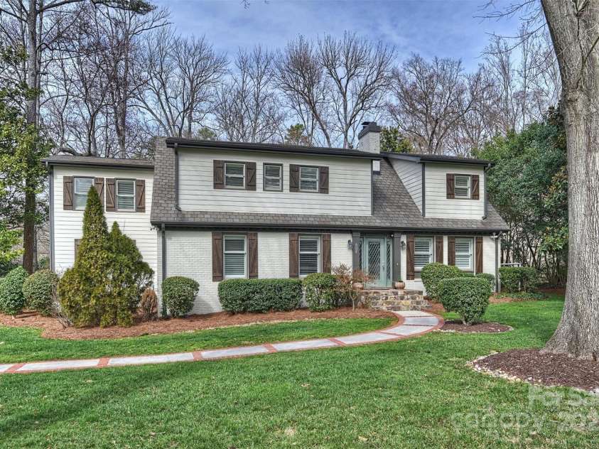 830 Jefferson Drive, Charlotte, NC 28270.  MLS# CAR4223874, YatesRealty ID 16597. 