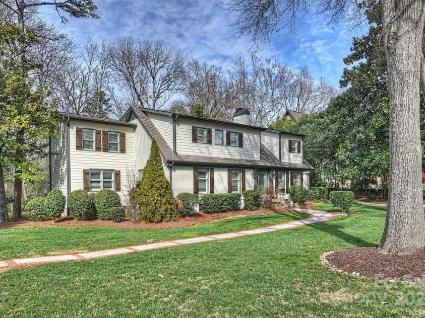 830 Jefferson Drive, Charlotte, NC 28270.  MLS# CAR4223874, YatesRealty ID 16597. 