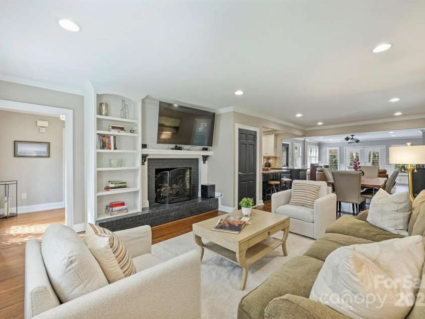 830 Jefferson Drive, Charlotte, NC 28270.  MLS# CAR4223874, YatesRealty ID 16597. 