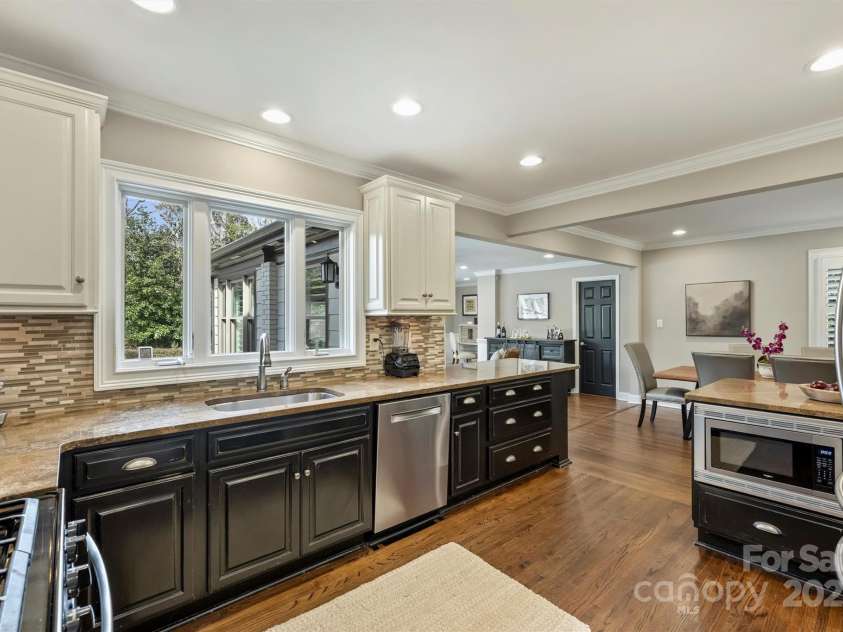 830 Jefferson Drive, Charlotte, NC 28270.  MLS# CAR4223874, YatesRealty ID 16597. 