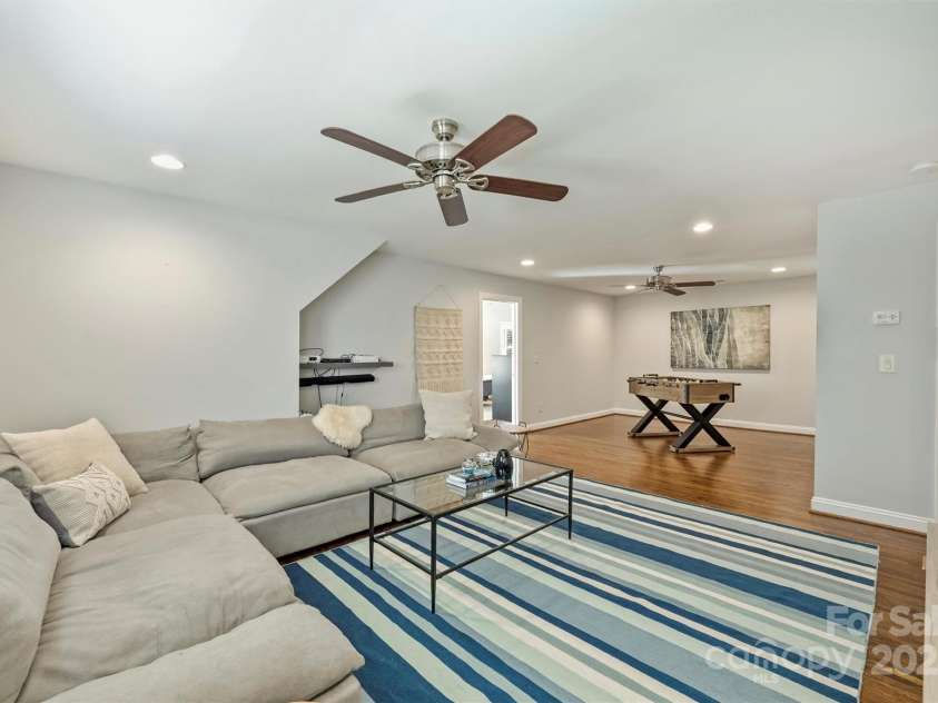 830 Jefferson Drive, Charlotte, NC 28270.  MLS# CAR4223874, YatesRealty ID 16597. 