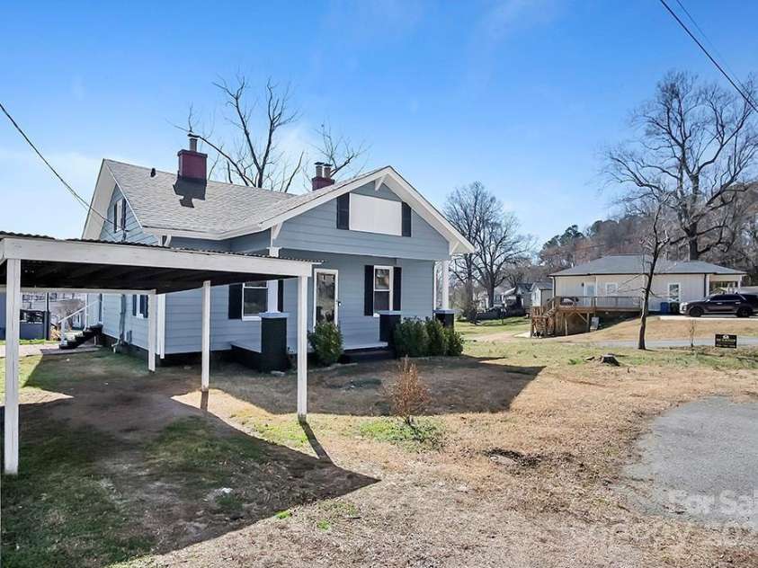 97 Central Avenue, China Grove, NC 28023.  MLS# CAR4227356, YatesRealty ID 16598. 