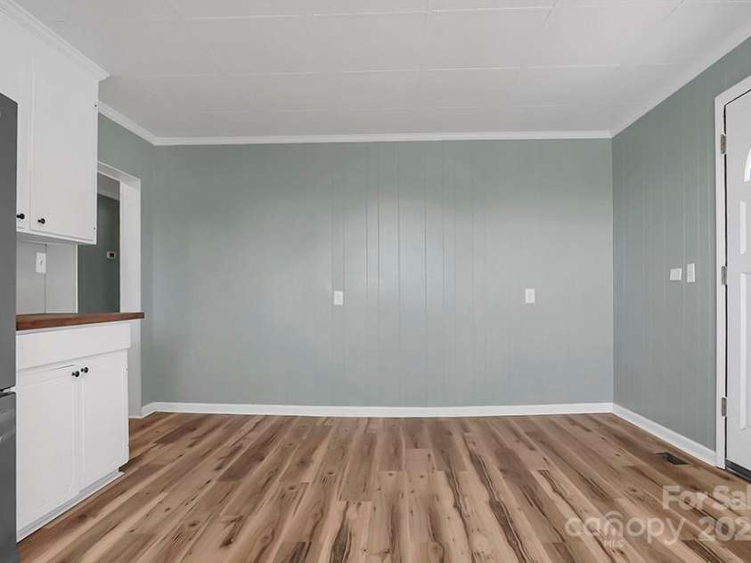 97 Central Avenue, China Grove, NC 28023.  MLS# CAR4227356, YatesRealty ID 16598. Kitchen