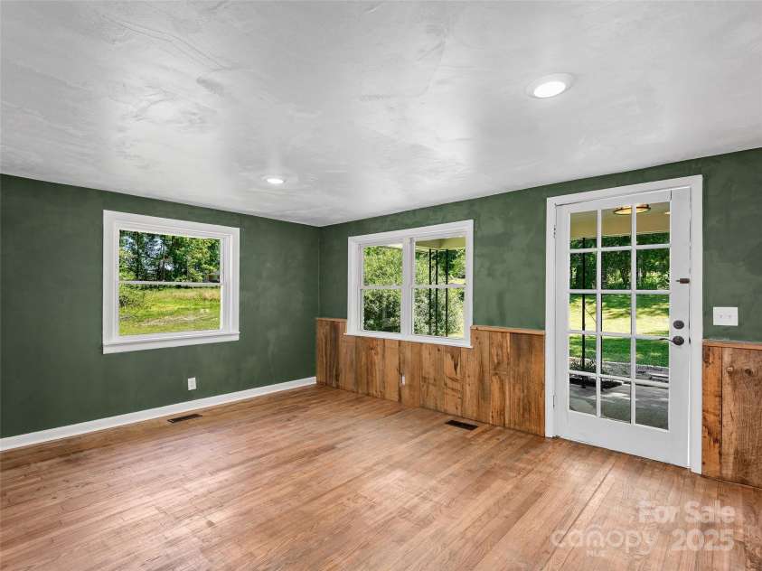 15 Burtiller Lane, Fletcher, NC 28732.  MLS# CAR4264700, YatesRealty ID 16599. 