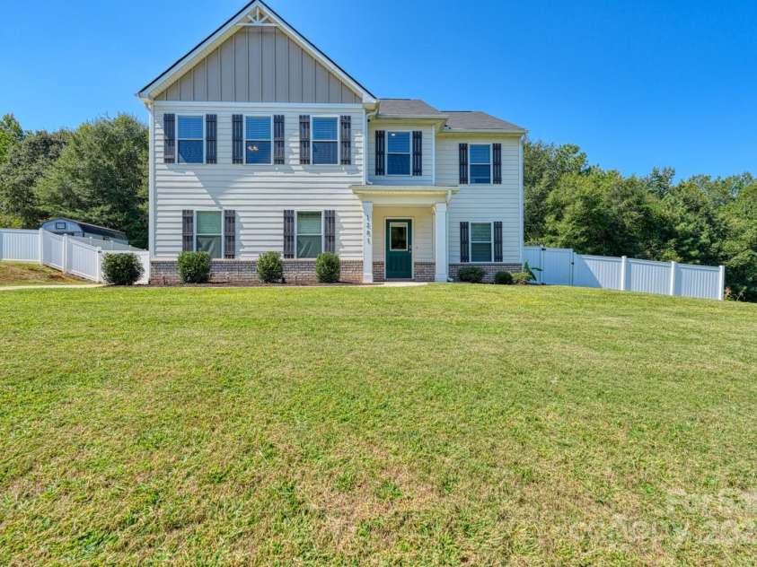 1281 Twin Bridge Road, Gaffney, SC 29341.  MLS# CAR4312131, YatesRealty ID 166. 