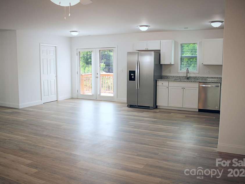 169 Quinn Hill Lane, Mars Hill, NC 29754.  MLS# CAR4167888, YatesRealty ID 166. 