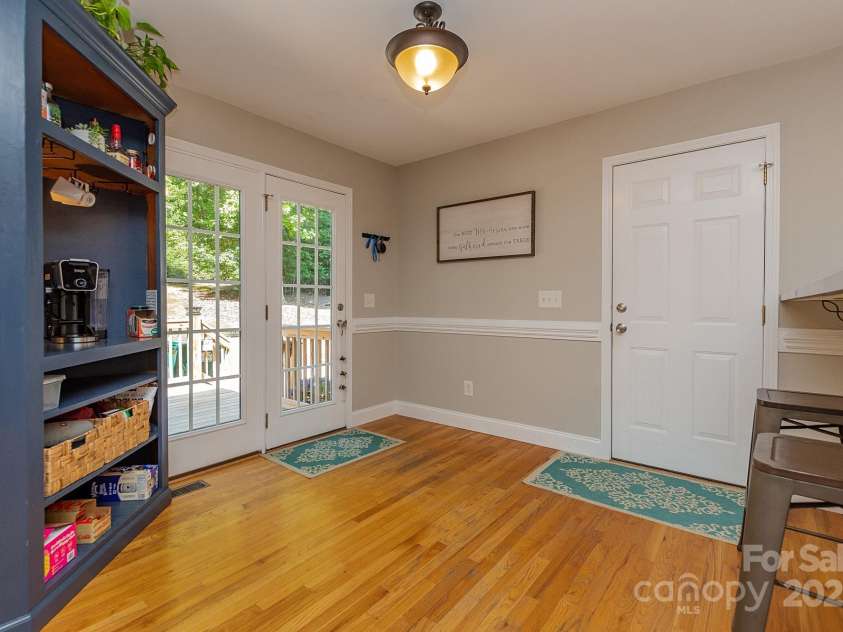 368 Noralin Drive, Winston Salem, NC 27107.  MLS# CAR4228996, YatesRealty ID 1660. 