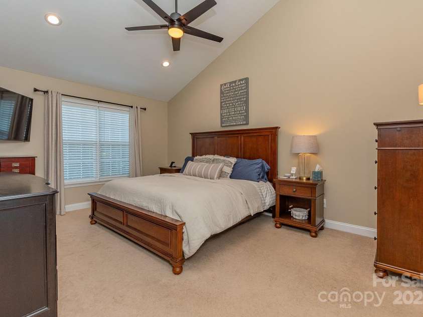 368 Noralin Drive, Winston Salem, NC 27107.  MLS# CAR4228996, YatesRealty ID 1660. Primary Bedroom