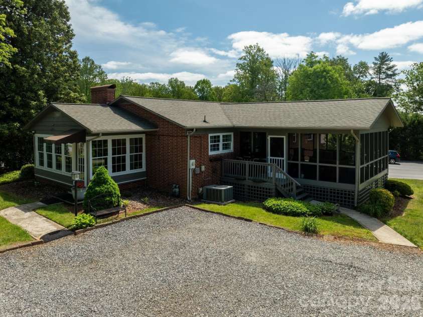 1818 Hickory Boulevard, Lenoir, NC 28645.  MLS# CAR4375626, YatesRealty ID 16601. 