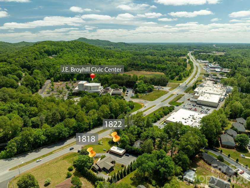 1818 Hickory Boulevard, Lenoir, NC 28645.  MLS# CAR4375626, YatesRealty ID 16601. 