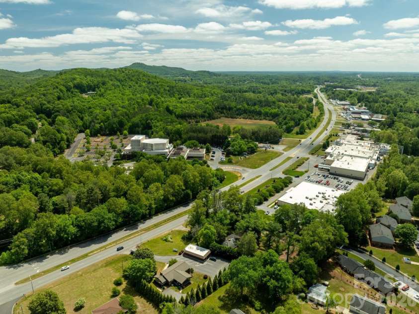1818 Hickory Boulevard, Lenoir, NC 28645.  MLS# CAR4375626, YatesRealty ID 16601. 