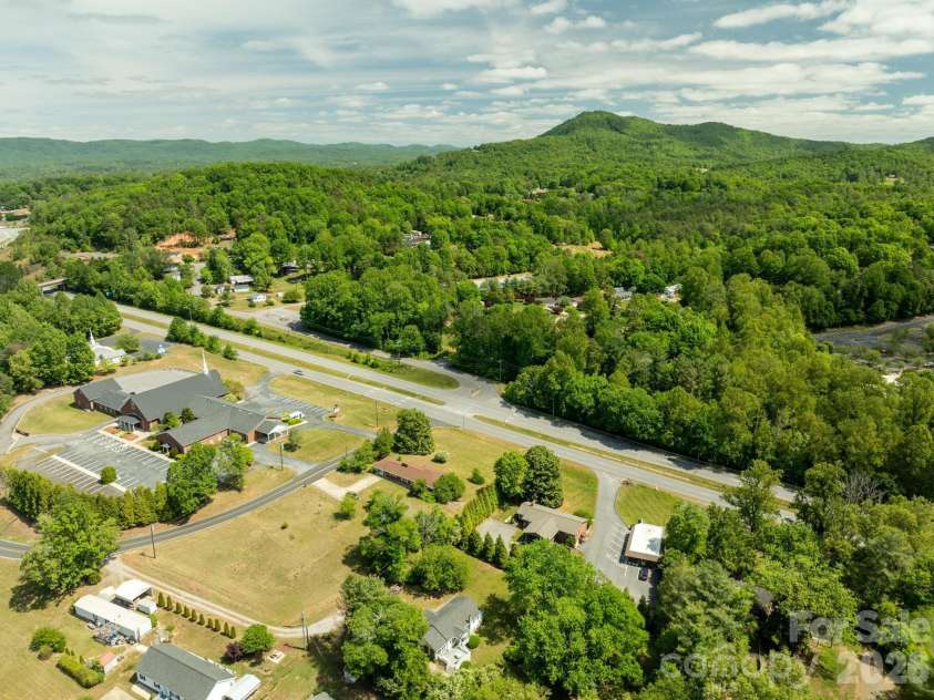1818 Hickory Boulevard, Lenoir, NC 28645.  MLS# CAR4375626, YatesRealty ID 16601. 