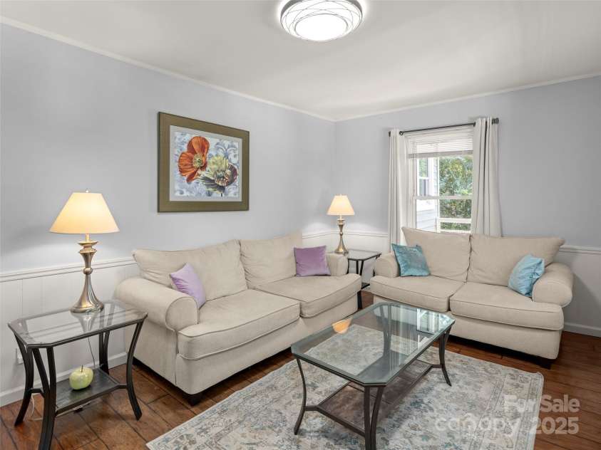 23 Maxwell Road, Asheville, NC 28805.  MLS# CAR4247716, YatesRealty ID 16601. 