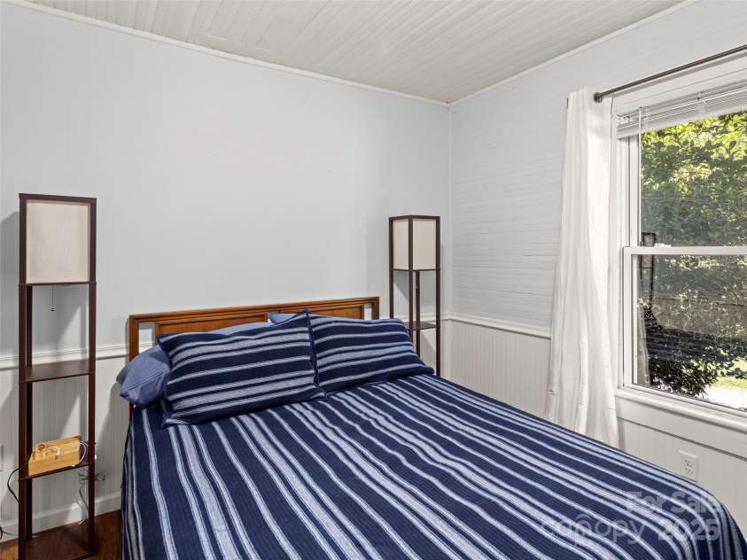 23 Maxwell Road, Asheville, NC 28805.  MLS# CAR4247716, YatesRealty ID 16601. 