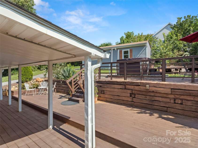 23 Maxwell Road, Asheville, NC 28805.  MLS# CAR4247716, YatesRealty ID 16601. 