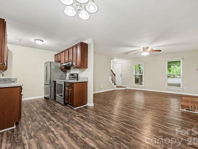 8800 Royal Scot Lane, Charlotte, NC 28227.  MLS# CAR4375224, YatesRealty ID 16604. 