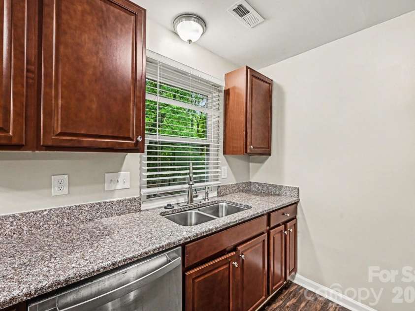 8800 Royal Scot Lane, Charlotte, NC 28227.  MLS# CAR4375224, YatesRealty ID 16604. 