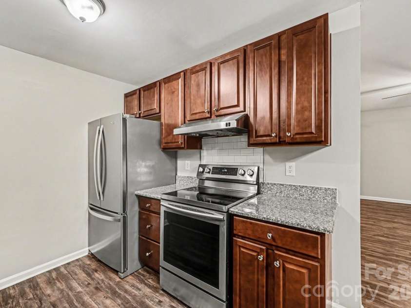 8800 Royal Scot Lane, Charlotte, NC 28227.  MLS# CAR4375224, YatesRealty ID 16604. 