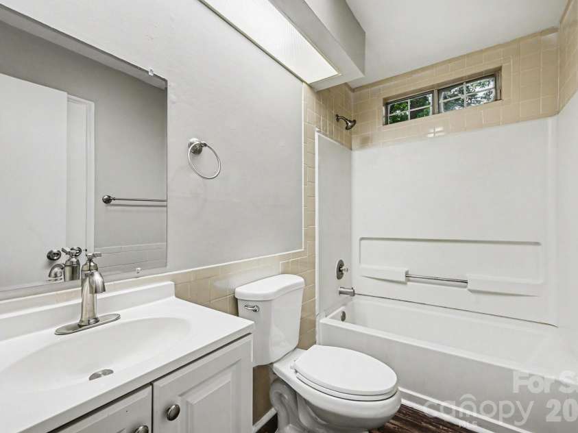 8800 Royal Scot Lane, Charlotte, NC 28227.  MLS# CAR4375224, YatesRealty ID 16604. 