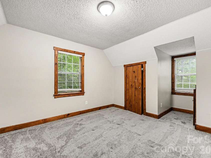 8800 Royal Scot Lane, Charlotte, NC 28227.  MLS# CAR4375224, YatesRealty ID 16604. 