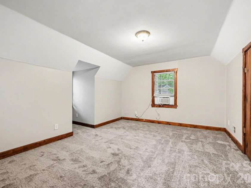 8800 Royal Scot Lane, Charlotte, NC 28227.  MLS# CAR4375224, YatesRealty ID 16604. 