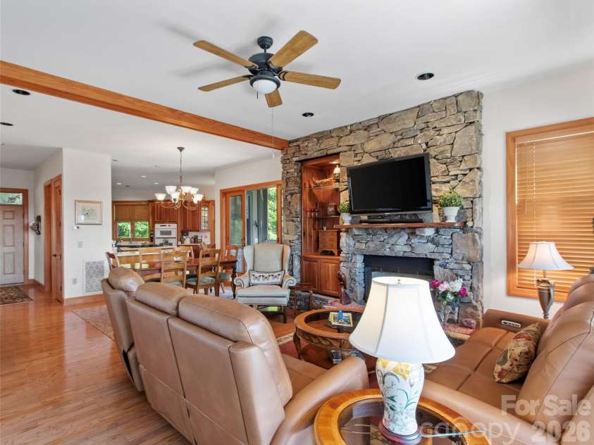 101 Spring Rock Road, Burnsville, NC 28714.  MLS# CAR4368484, YatesRealty ID 16605. 