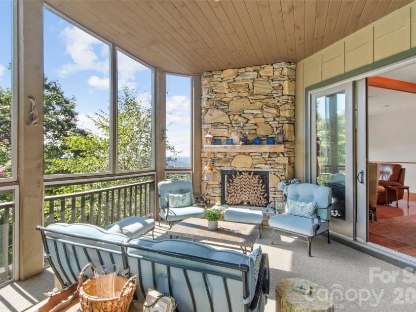 101 Spring Rock Road, Burnsville, NC 28714.  MLS# CAR4368484, YatesRealty ID 16605. 