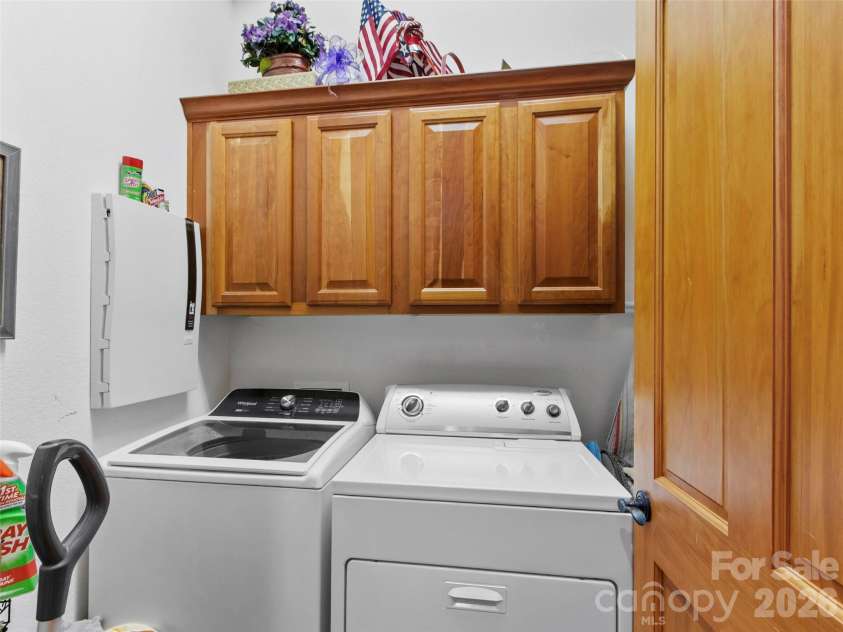 101 Spring Rock Road, Burnsville, NC 28714.  MLS# CAR4368484, YatesRealty ID 16605. 