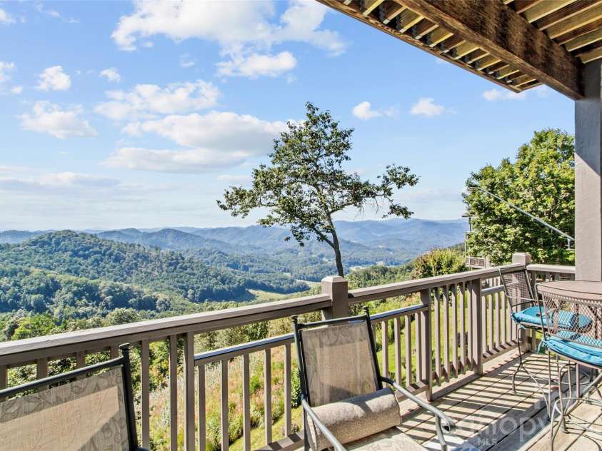 101 Spring Rock Road, Burnsville, NC 28714.  MLS# CAR4368484, YatesRealty ID 16605. 