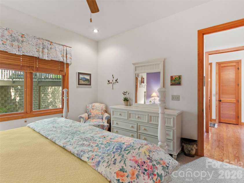 101 Spring Rock Road, Burnsville, NC 28714.  MLS# CAR4368484, YatesRealty ID 16605. 