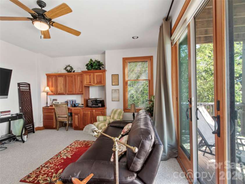 101 Spring Rock Road, Burnsville, NC 28714.  MLS# CAR4368484, YatesRealty ID 16605. 