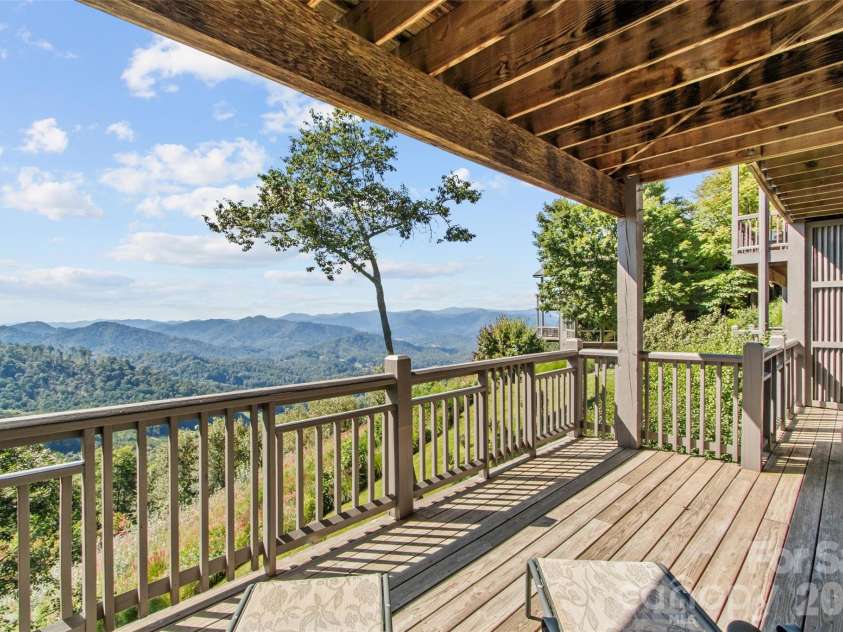 101 Spring Rock Road, Burnsville, NC 28714.  MLS# CAR4368484, YatesRealty ID 16605. 