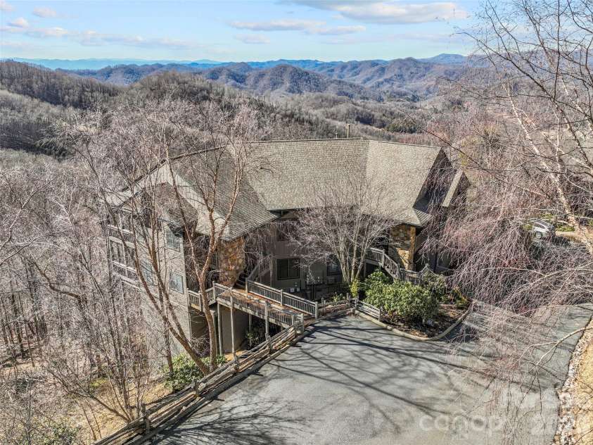 101 Spring Rock Road, Burnsville, NC 28714.  MLS# CAR4368484, YatesRealty ID 16605. 