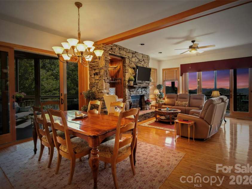 101 Spring Rock Road, Burnsville, NC 28714.  MLS# CAR4368484, YatesRealty ID 16605. 