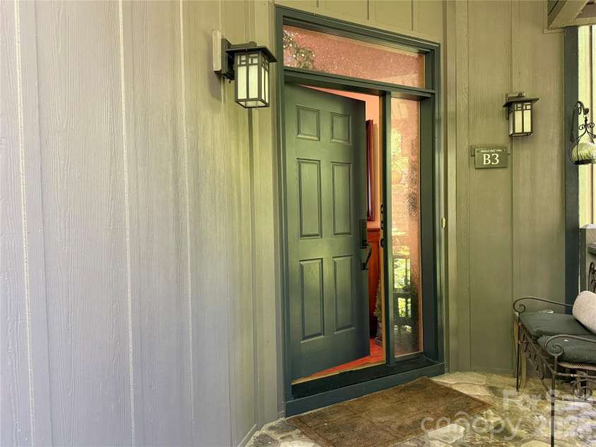 101 Spring Rock Road, Burnsville, NC 28714.  MLS# CAR4368484, YatesRealty ID 16605. 