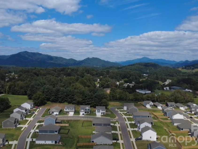 123 Ridgehaven Drive, Waynesville, NC 28786.  MLS# CAR4375986, YatesRealty ID 16607. Community overview