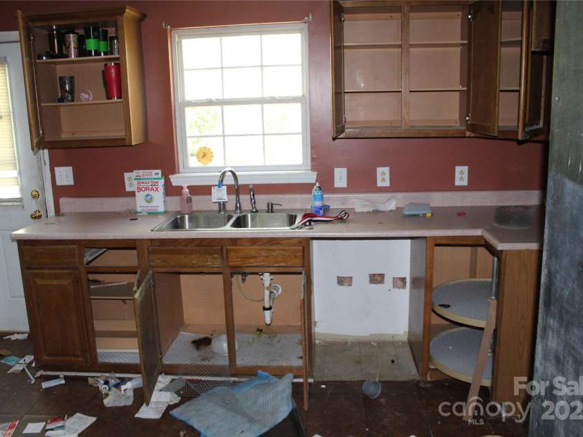 5164 Ralph Winchester Road, Lenoir, NC 28645.  MLS# CAR4245425, YatesRealty ID 16607. Kitchen