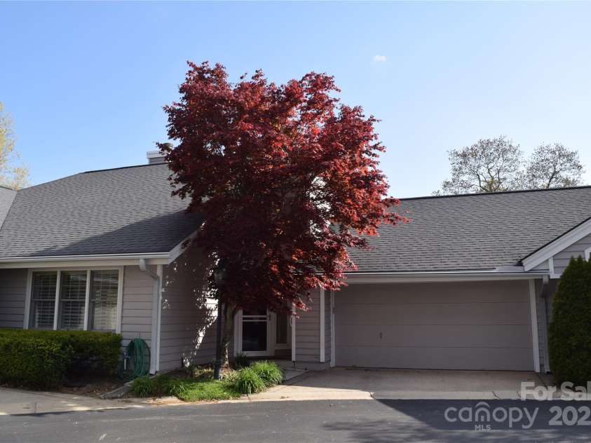 374 Skylark Lane, Waynesville, NC 28786.  MLS# CAR4247078, YatesRealty ID 16608. 