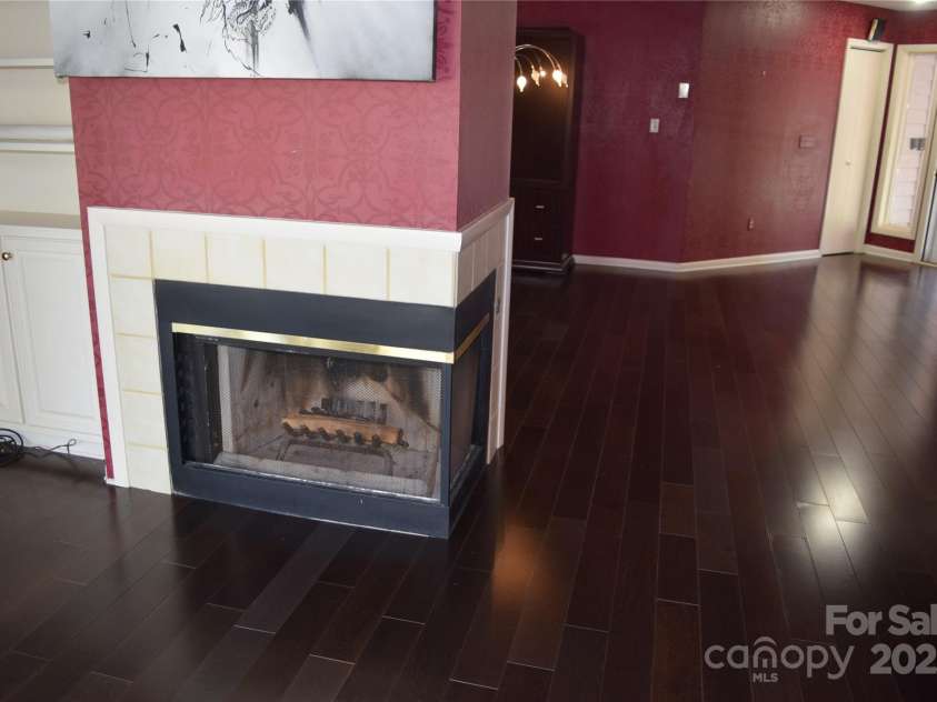 374 Skylark Lane, Waynesville, NC 28786.  MLS# CAR4247078, YatesRealty ID 16608. Could be converted to Gas