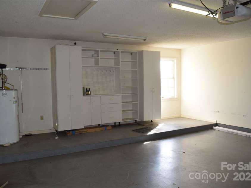 374 Skylark Lane, Waynesville, NC 28786.  MLS# CAR4247078, YatesRealty ID 16608. Large Garage