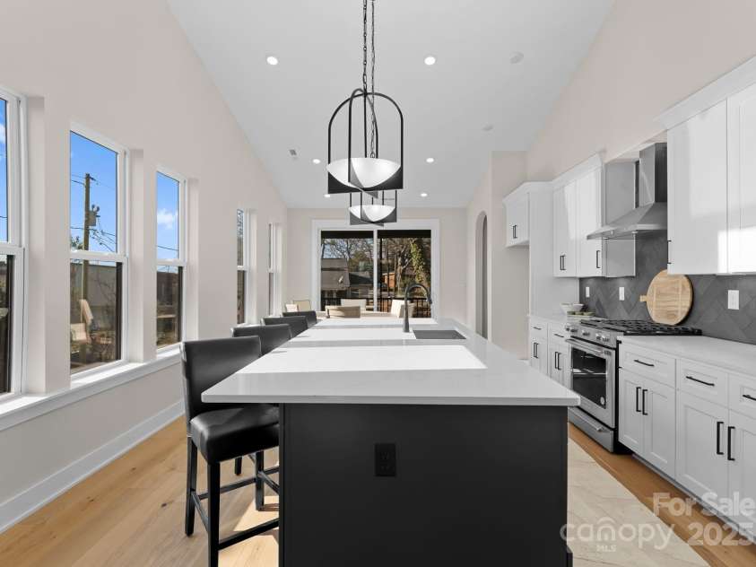 2201 Catalina Avenue, Charlotte, NC 28206.  MLS# CAR4200903, YatesRealty ID 16609. 