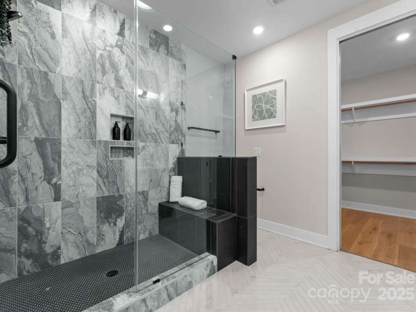 2201 Catalina Avenue, Charlotte, NC 28206.  MLS# CAR4200903, YatesRealty ID 16609. 