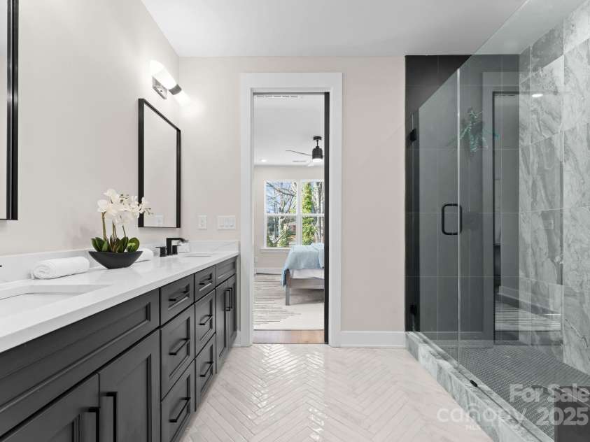 2201 Catalina Avenue, Charlotte, NC 28206.  MLS# CAR4200903, YatesRealty ID 16609. 